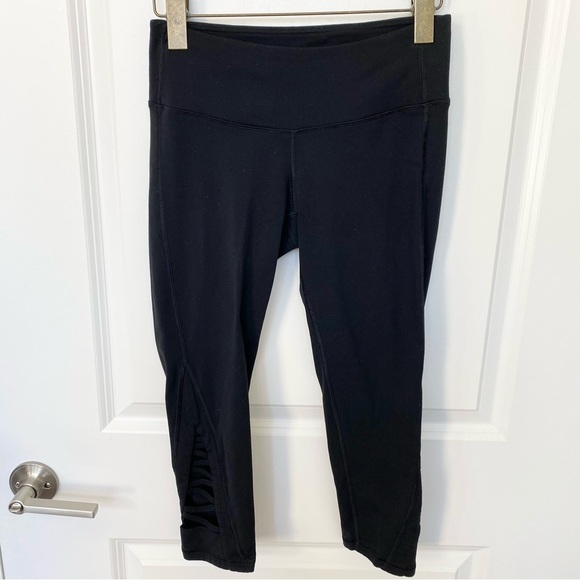Athleta Capri Crisscross Detail Leggings XS - Picture 2 of 15